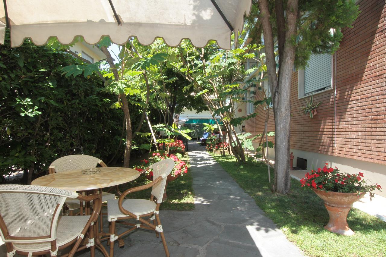 Hotel Vera Marina di Massa Esterno foto