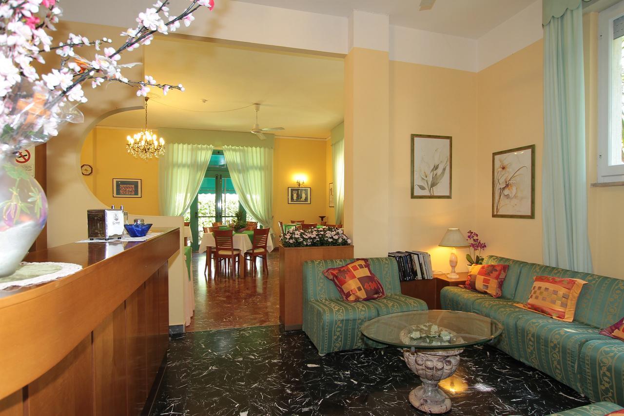 Hotel Vera Marina di Massa Esterno foto