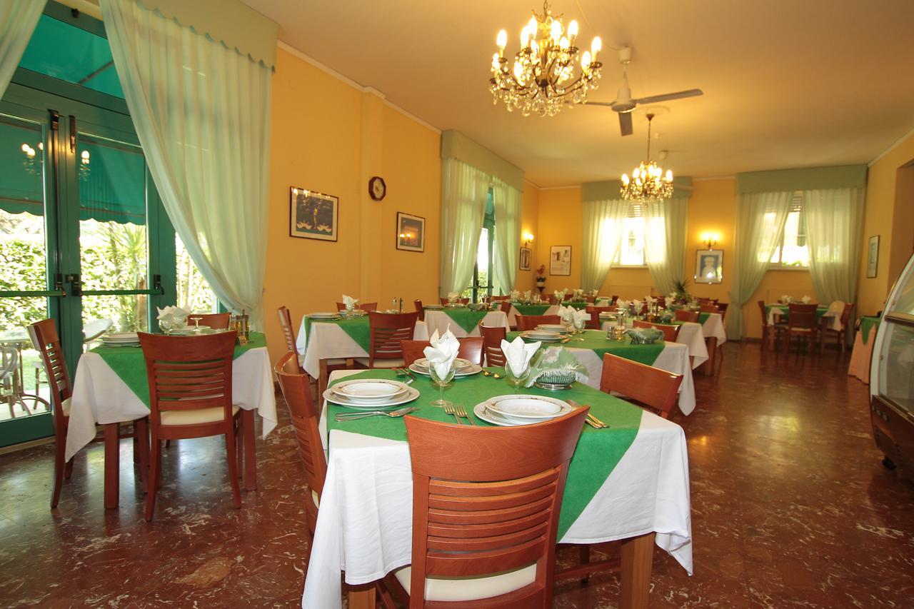 Hotel Vera Marina di Massa Esterno foto