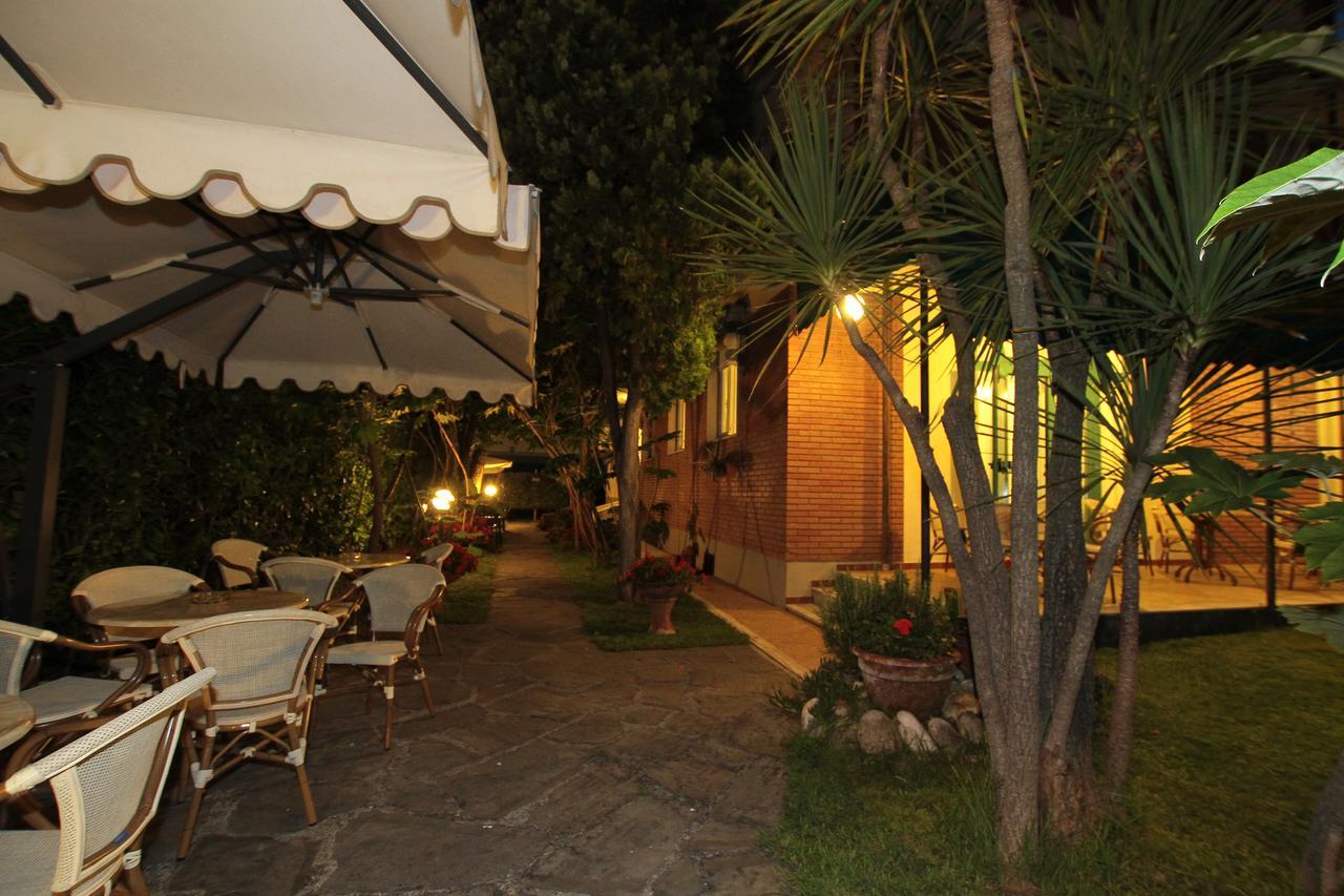 Hotel Vera Marina di Massa Esterno foto