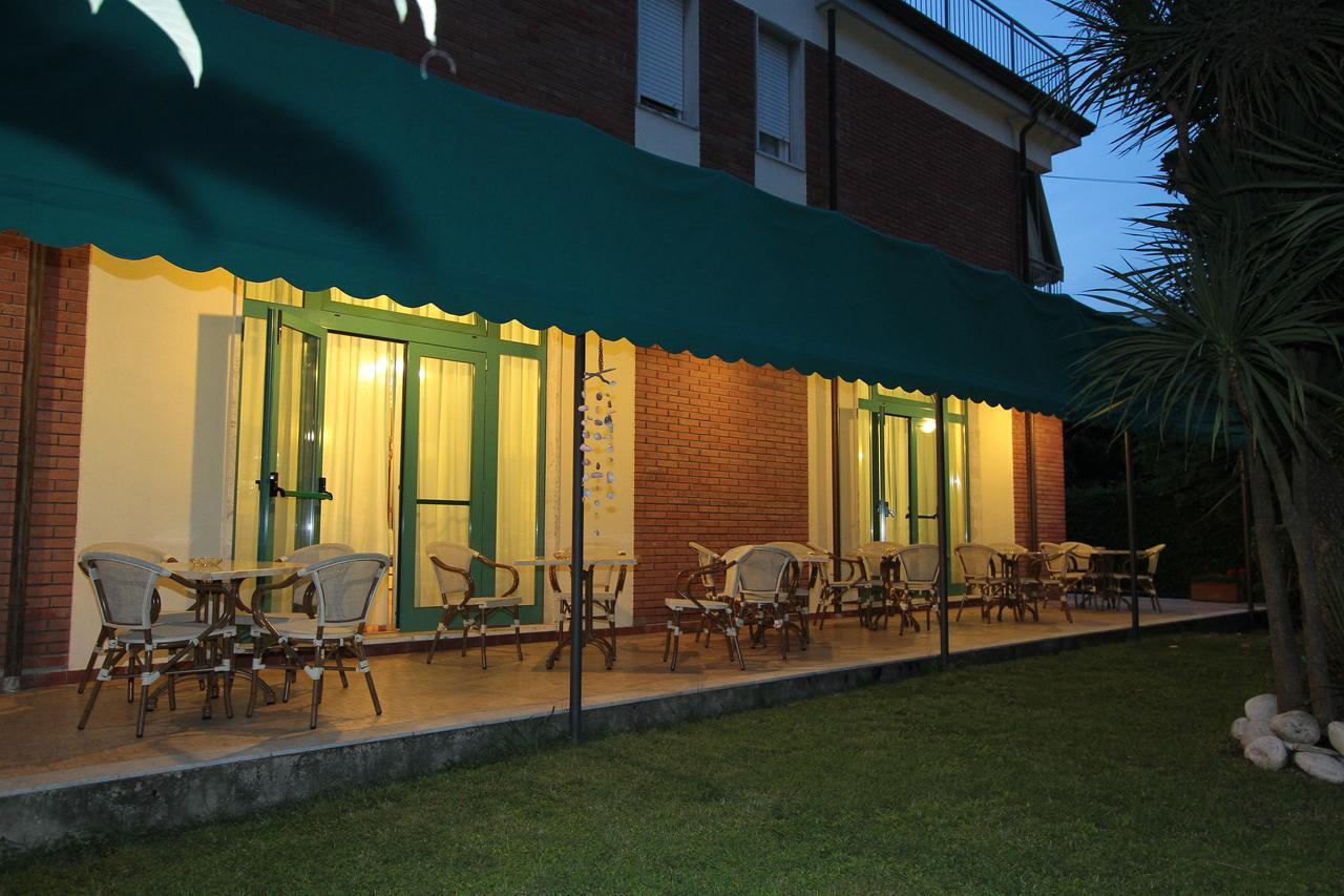 Hotel Vera Marina di Massa Esterno foto